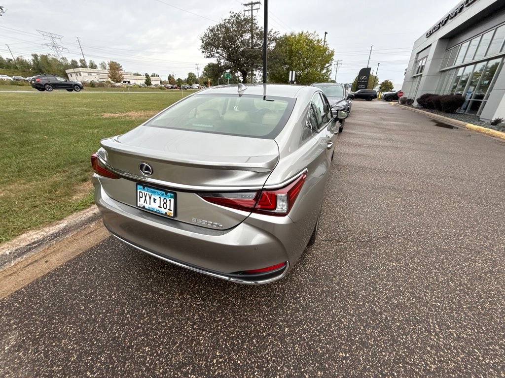 Used 2019 Lexus ES 300h FWD image 9