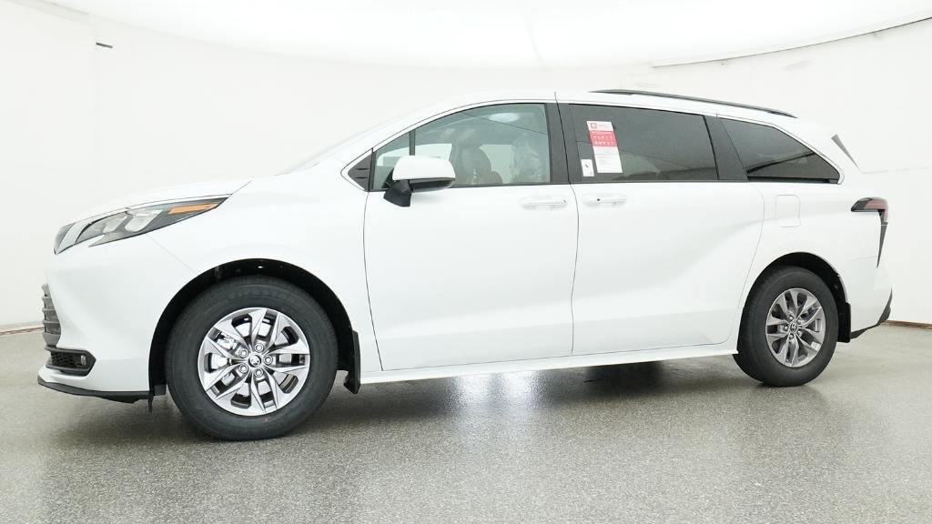 New 2026 Toyota Sienna XLE FWD image 15