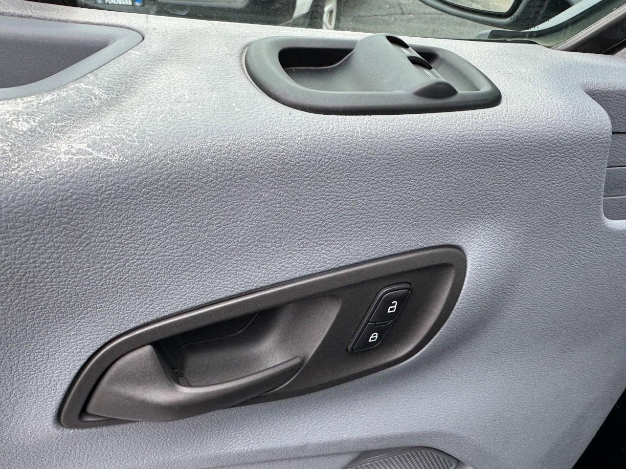 Used 2018 Ford Transit 250 148 Low Roof image 12