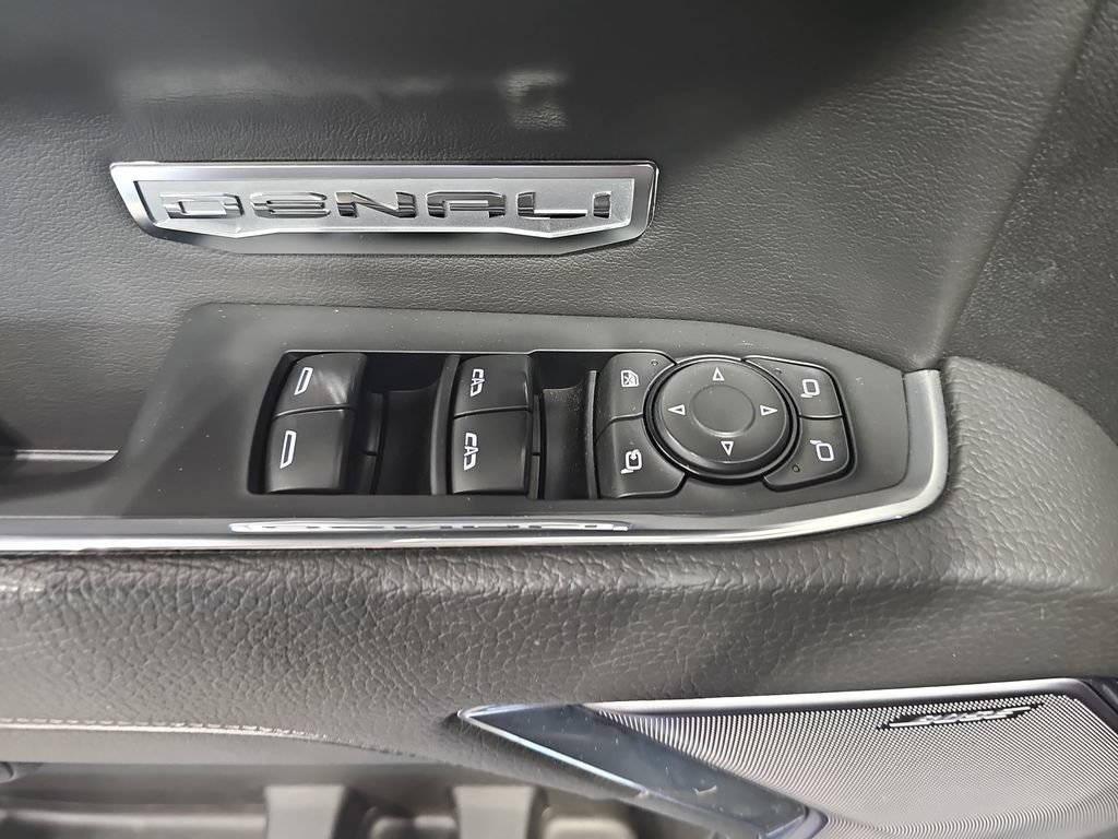 Used 2023 GMC Sierra 1500 Denali w/ Denali Reserve Package AWD/4WD image 28