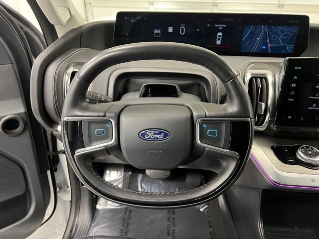 Used 2025 Ford Expedition Max Platinum AWD/4WD image 22