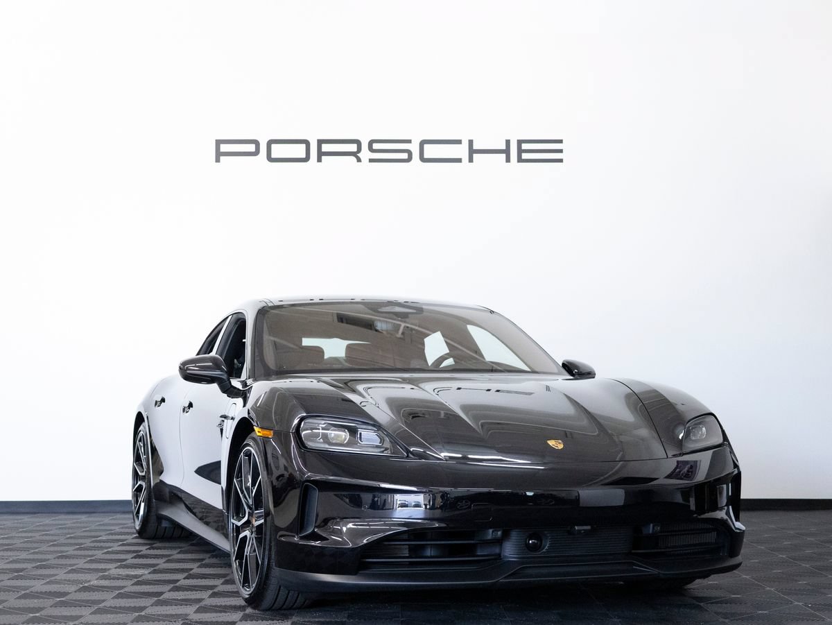 New 2026 Porsche Taycan 4S AWD/4WD image 9