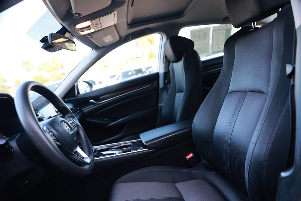 Used 2018 Honda Accord EX image 17