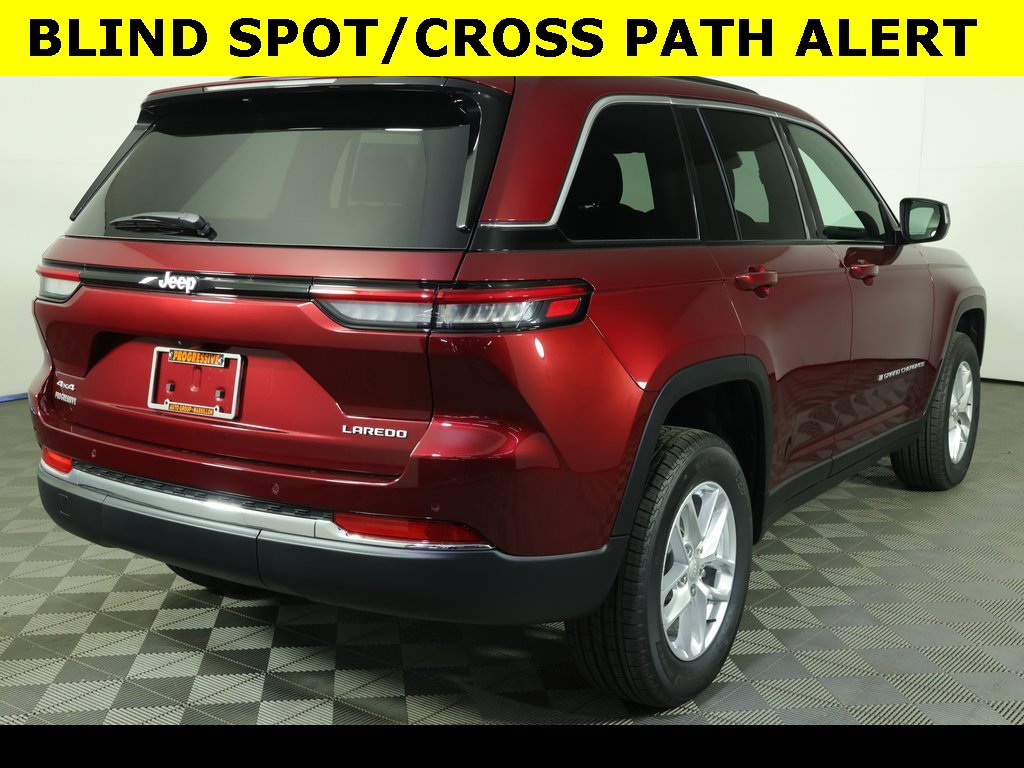 New 2025 Jeep Grand Cherokee Laredo X image 9
