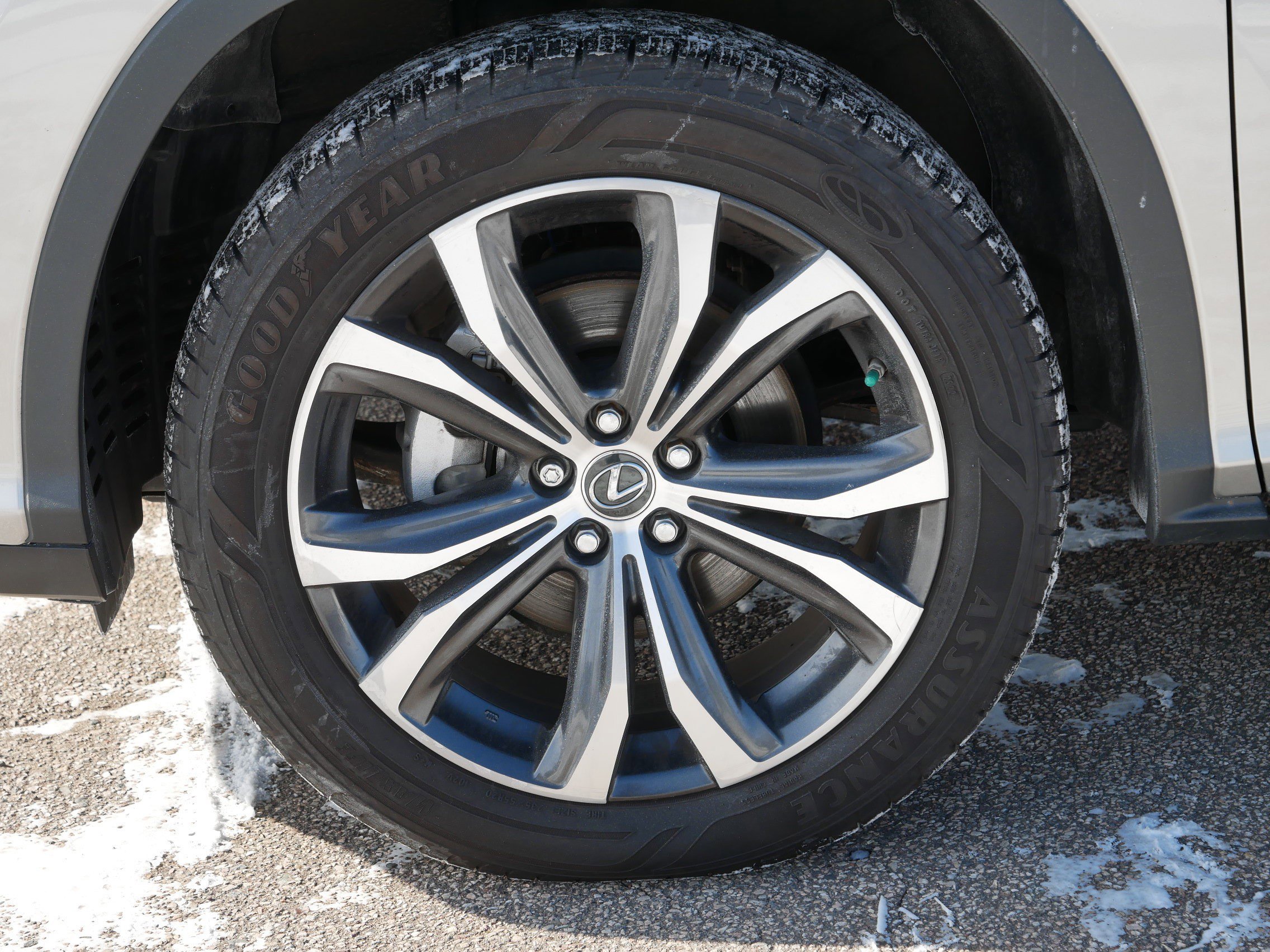 Used 2018 Lexus RX 350L Premium w/ Premium Package image 9