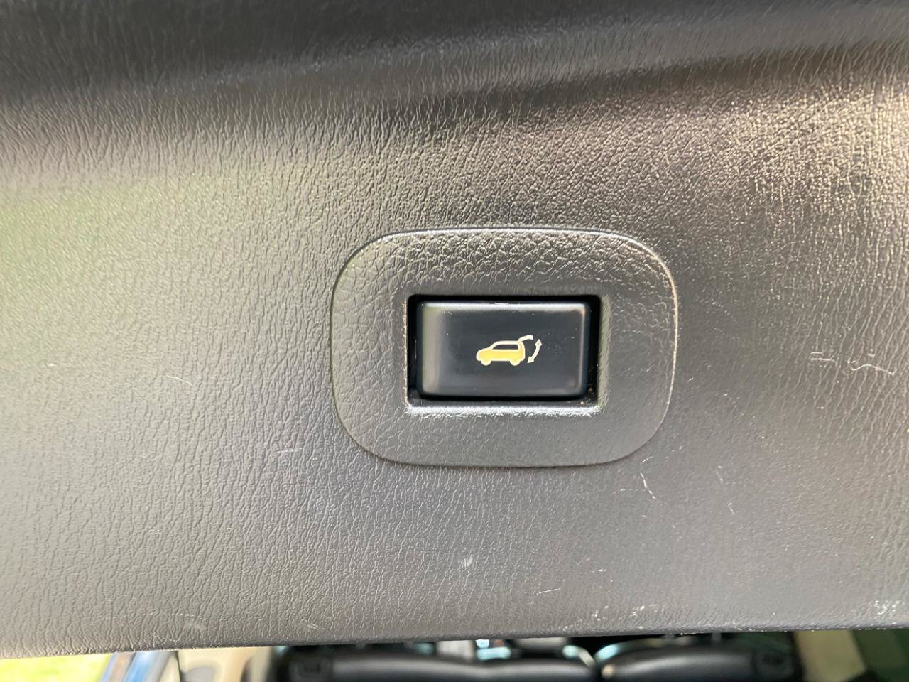Used 2018 Nissan Armada SL w/ Moonroof Package RWD image 13