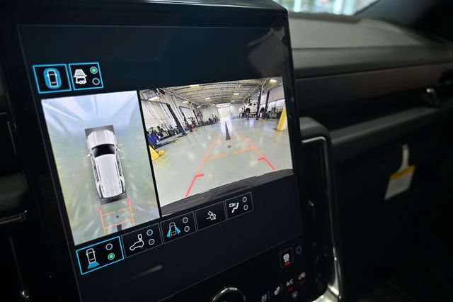 New 2026 GMC Yukon Denali w/ Advanced Technology Package AWD/4WD image 17