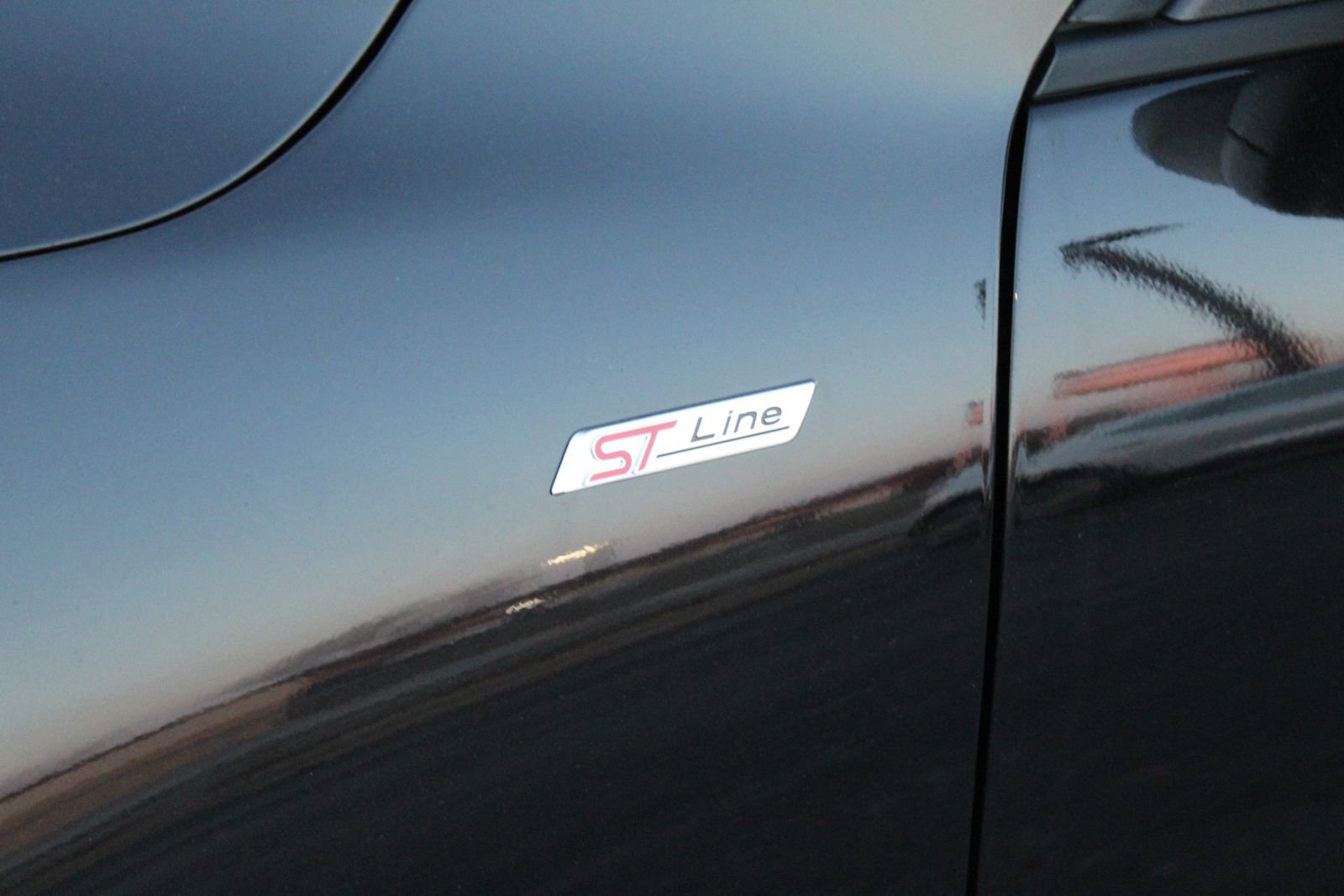 New 2026 Ford Escape ST-Line w/ Tech Pack #1 image 3