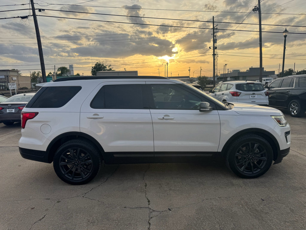 Used 2018 Ford Explorer XLT w/ Equipment Group 202A image 6