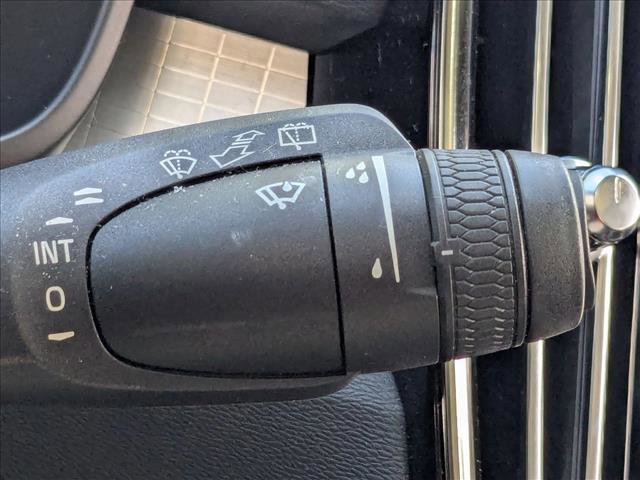 Used 2019 Volvo XC40 T5 Momentum image 17