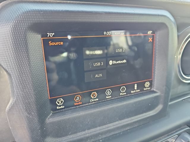 Used 2018 Jeep Wrangler Unlimited Sahara AWD/4WD image 24