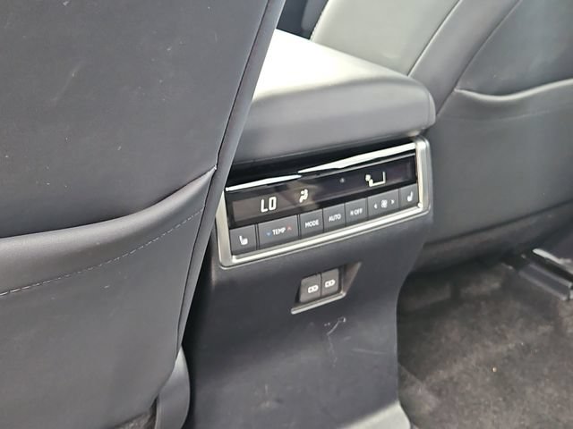 Used 2024 Lexus GX 550 w/ Accessory Package (2T) AWD/4WD image 10