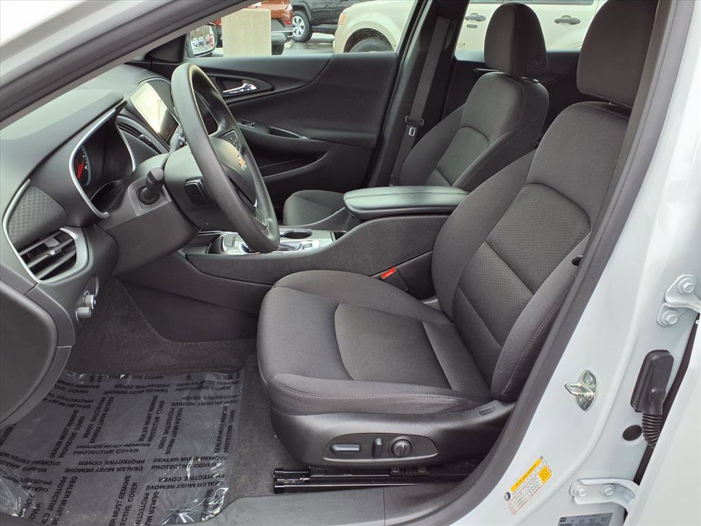 Used 2024 Chevrolet Malibu LT image 4