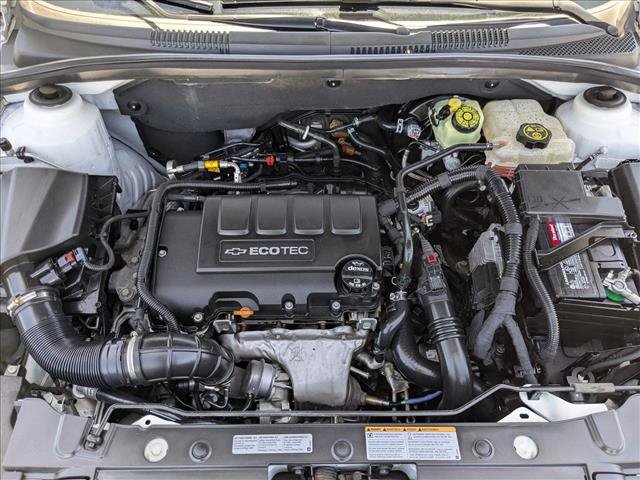 Used 2016 Chevrolet Cruze LT w/ Technology Package FWD image 22