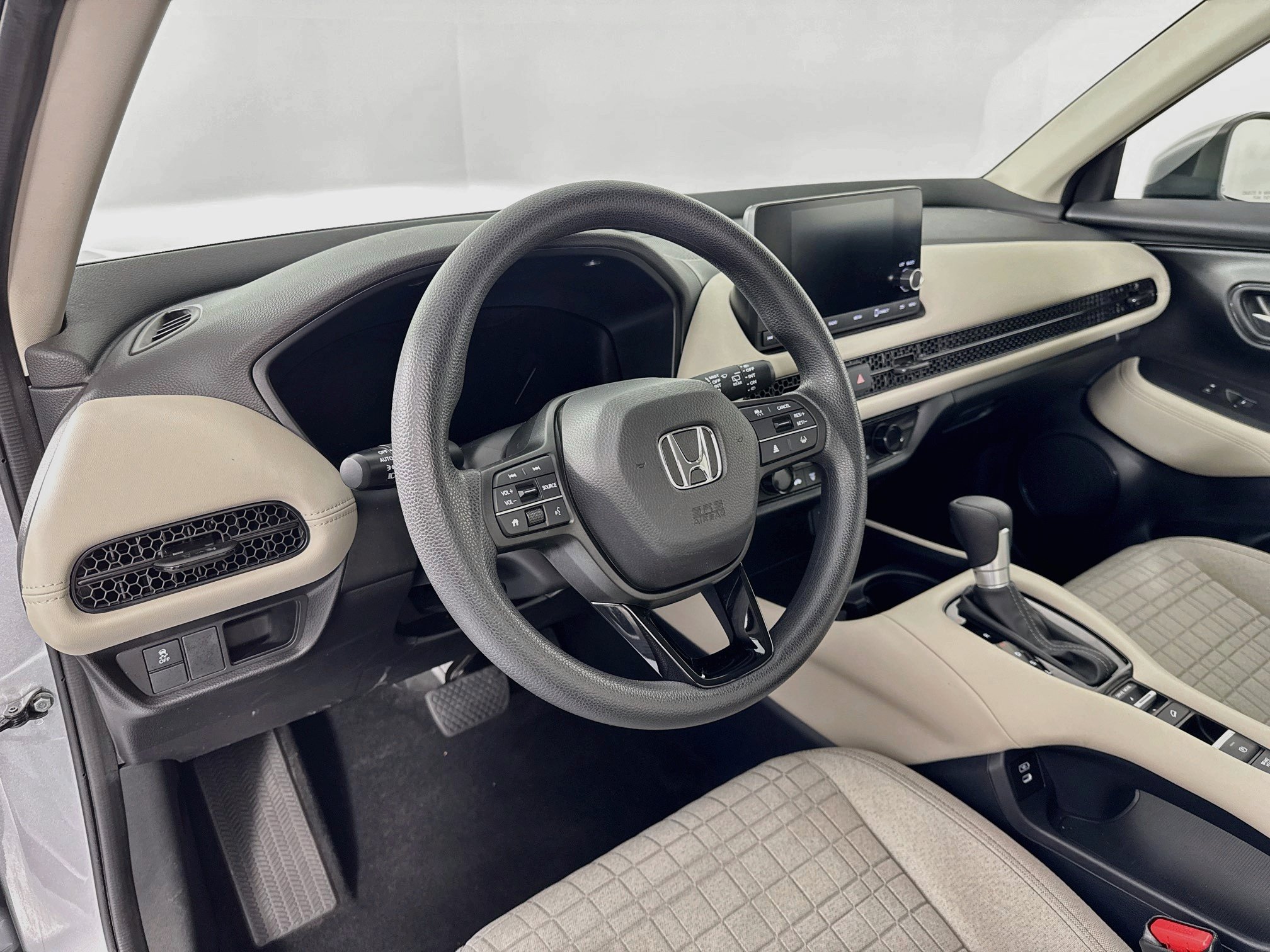 Certified 2024 Honda HR-V LX image 9