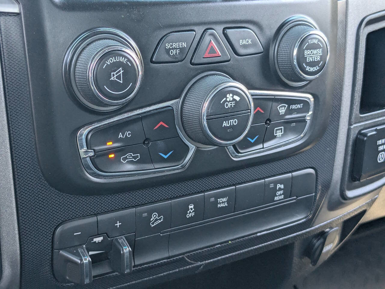 Used 2018 RAM 2500 Power Wagon w/ Luxury Group image 26