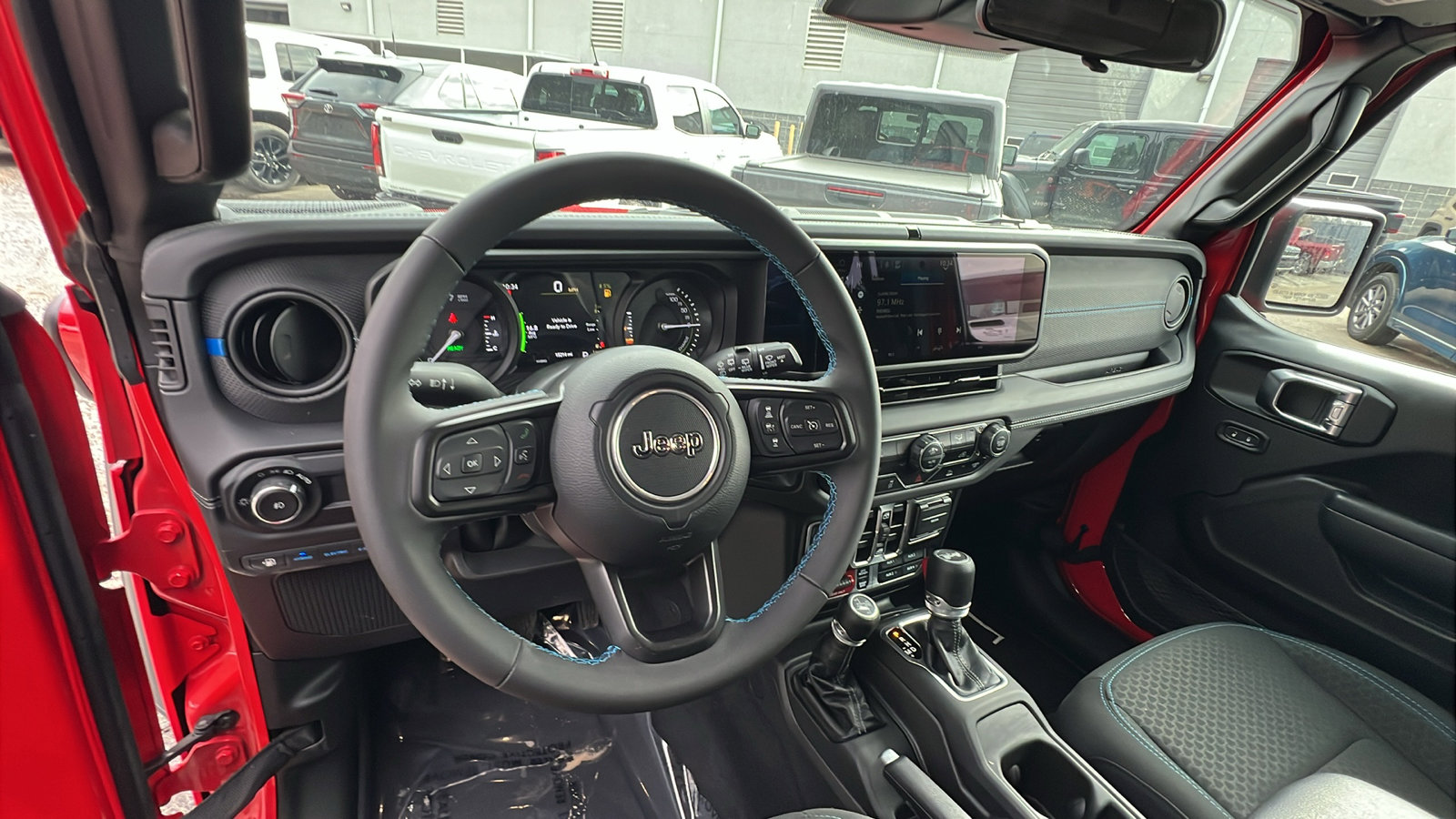 Used 2025 Jeep Wrangler Unlimited Rubicon 4xe image 24