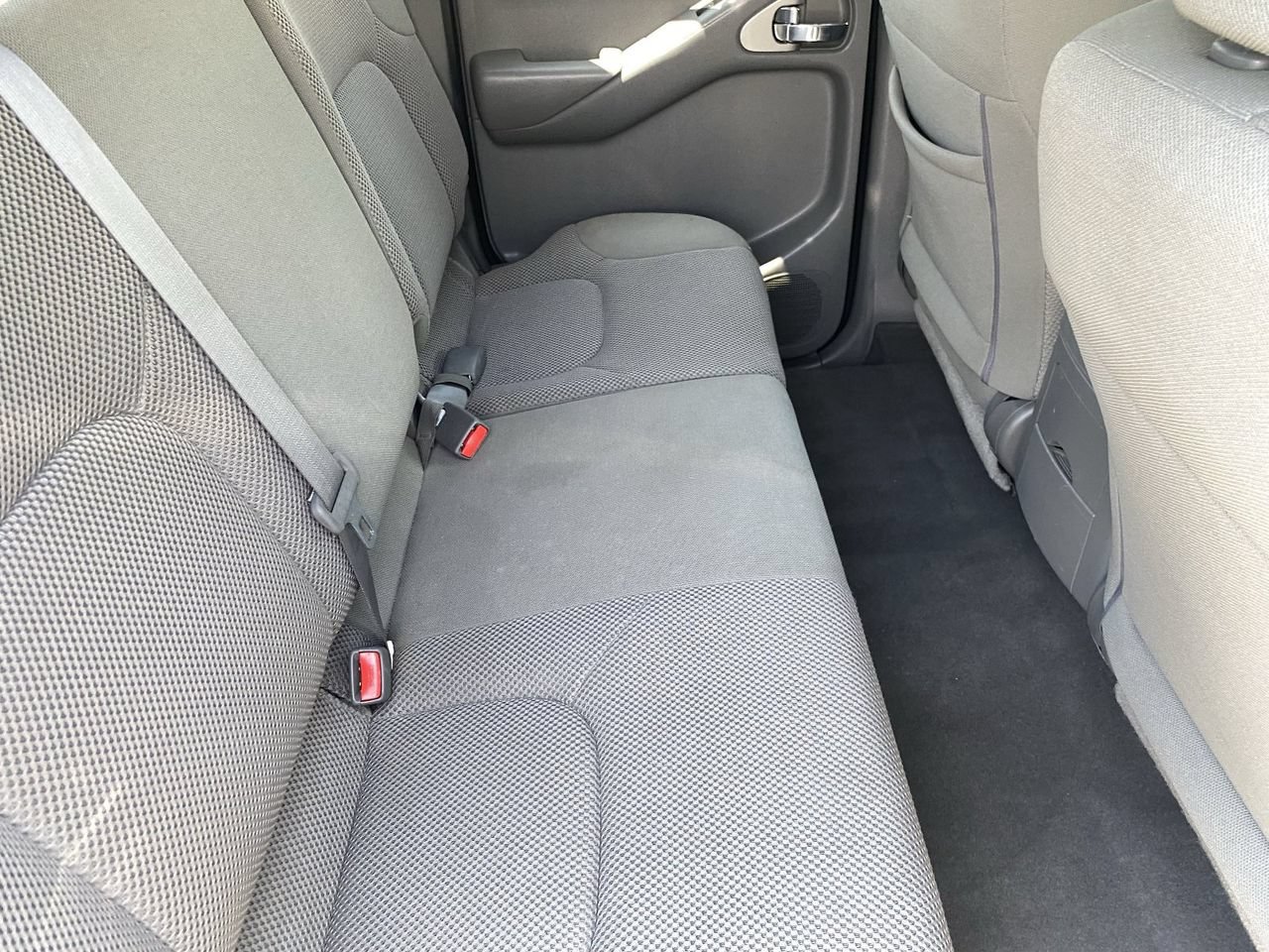Certified 2021 Nissan Frontier SV w/ Midnight Edition Floor Mats AWD/4WD image 12