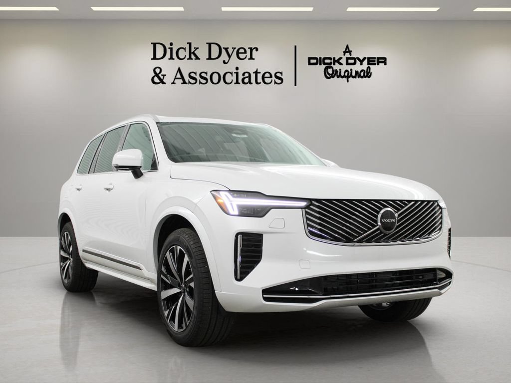 New 2026 Volvo XC90 B5 Core AWD/4WD image 3