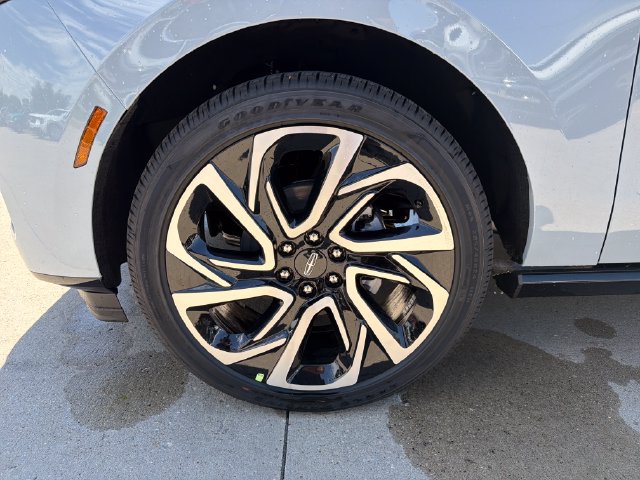 New 2026 Lincoln Navigator Reserve AWD/4WD image 13