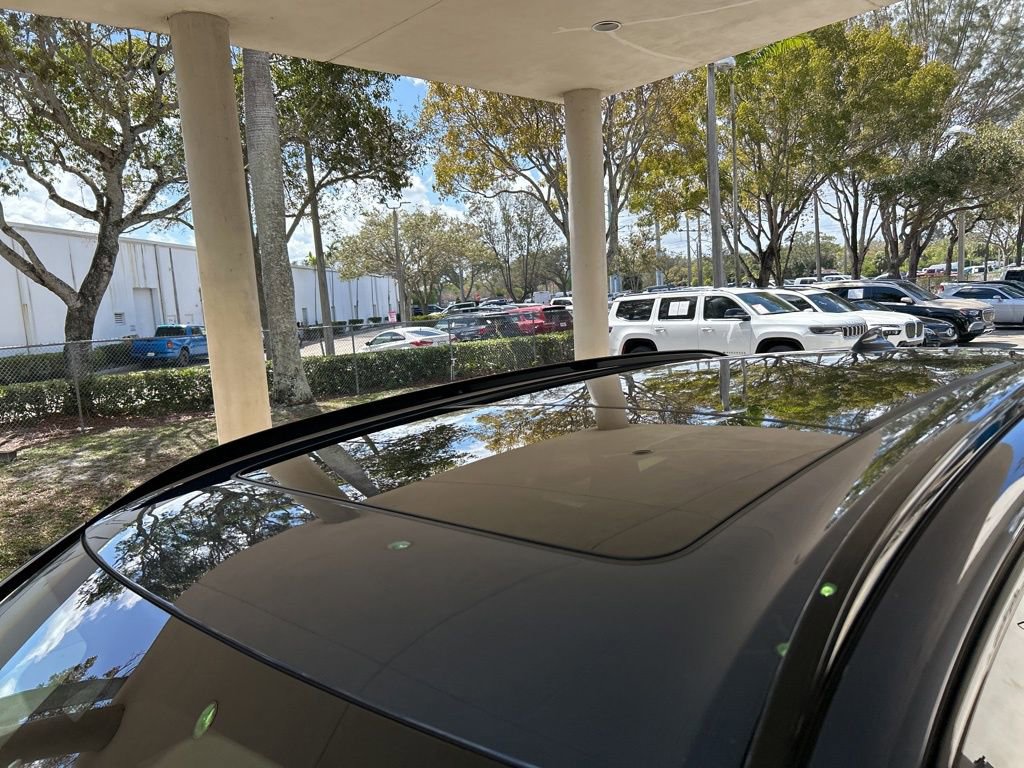 Used 2022 BMW X5 xDrive40i w/ M Sport Package image 16
