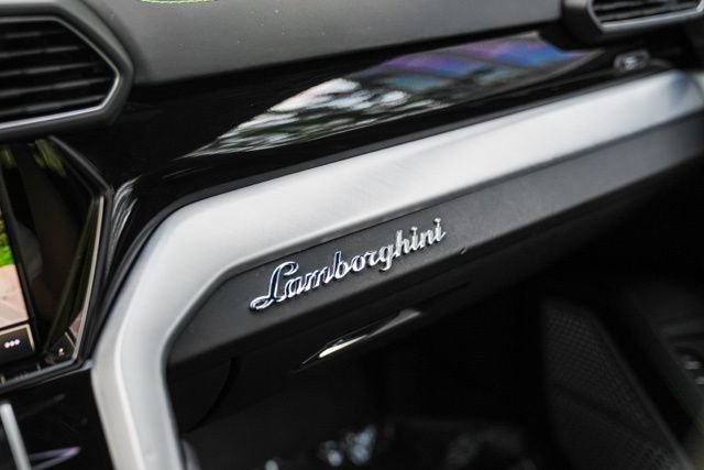Used 2021 Lamborghini Urus AWD/4WD image 45