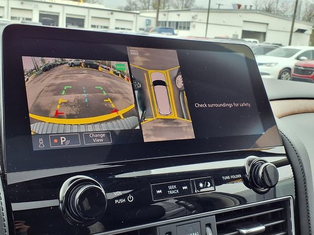 Used 2024 Nissan Armada SL w/ Captain's Chairs Package image 10