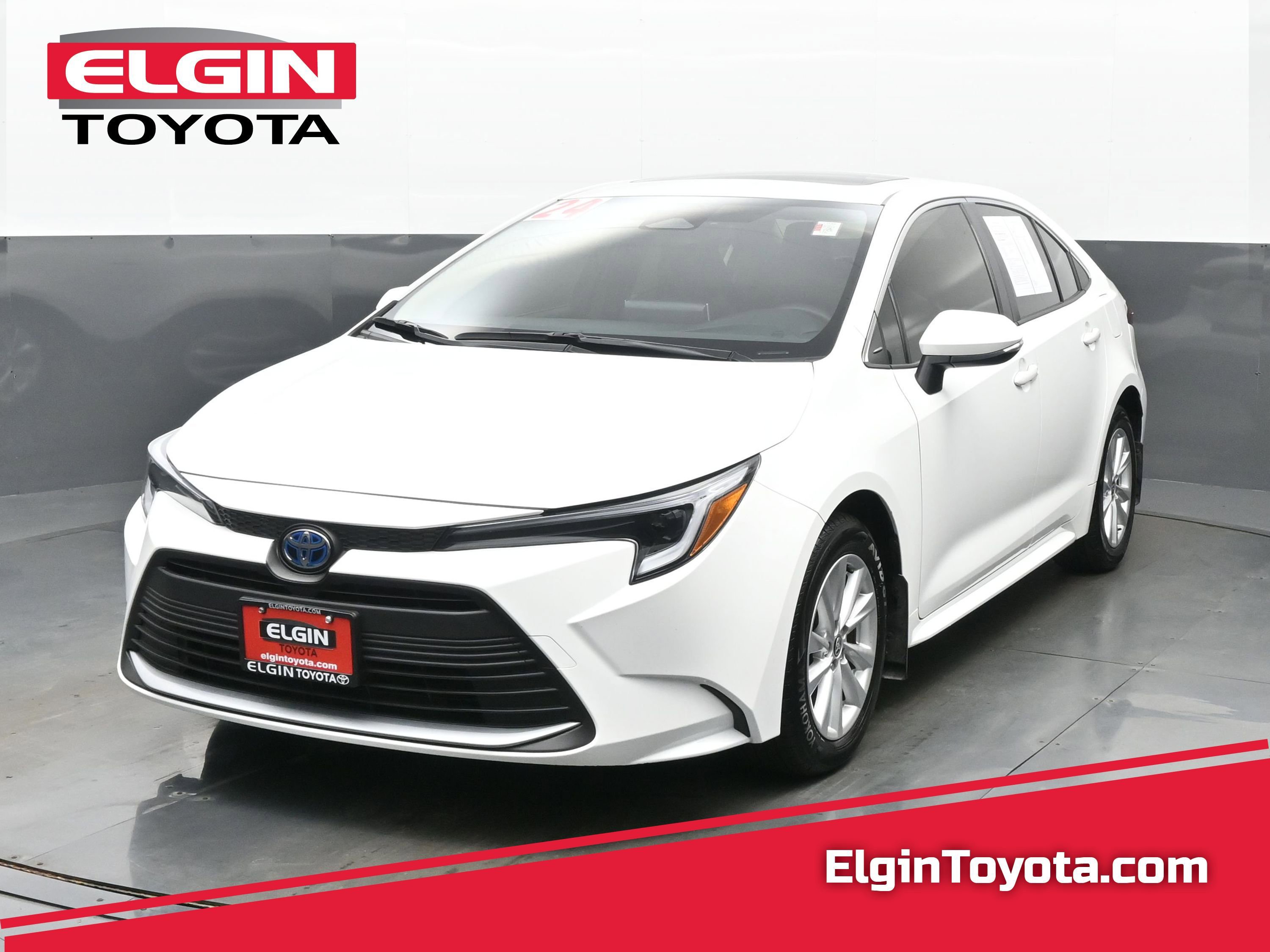 Used 2024 Toyota Corolla XLE FWD image 1