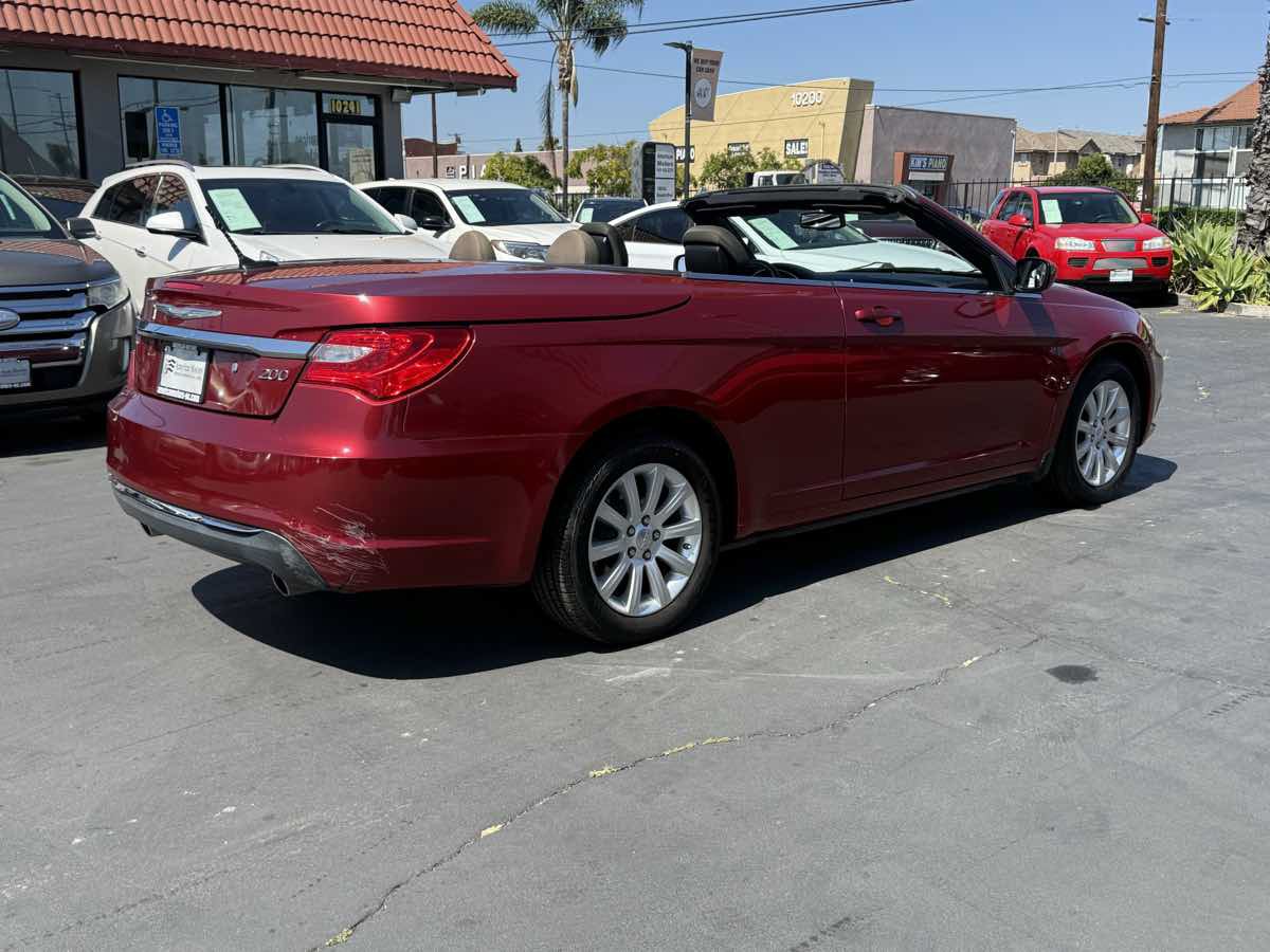 Used 2011 Chrysler 200 Touring w/ Cold Weather Group FWD image 5