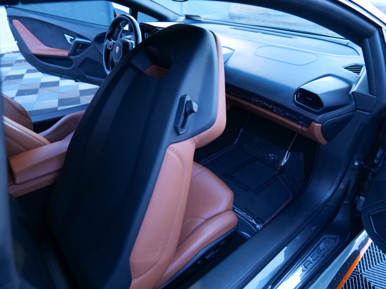 Used 2015 Lamborghini Huracan LP 610-4 image 43