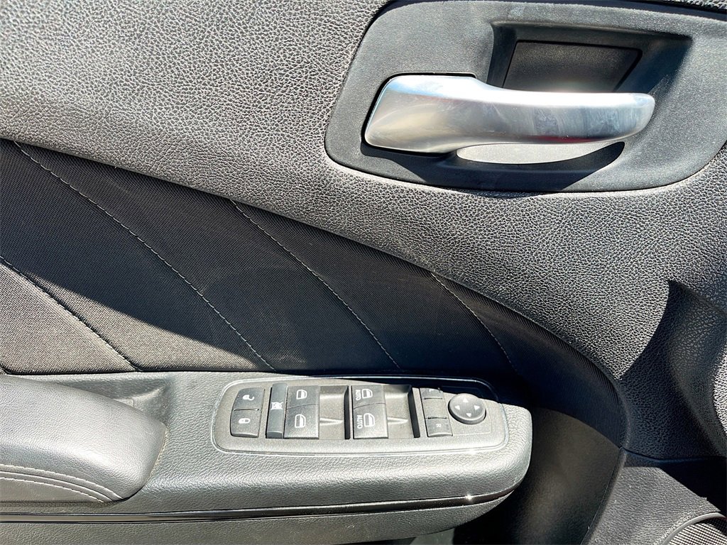 Used 2022 Dodge Charger R/T w/ Blacktop Package image 17