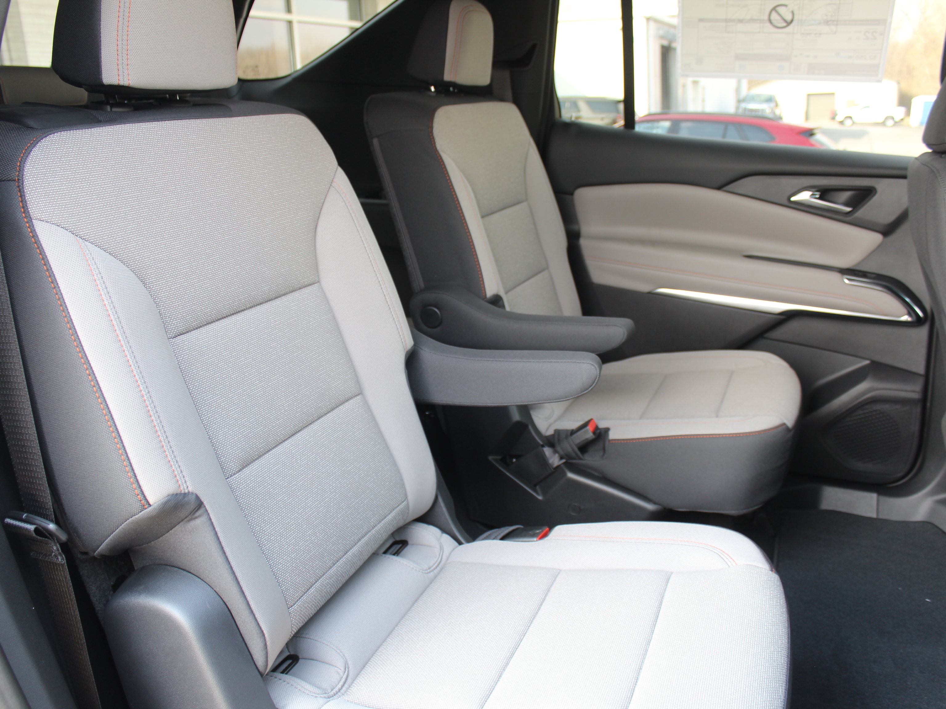 New 2026 Chevrolet Traverse LT image 16