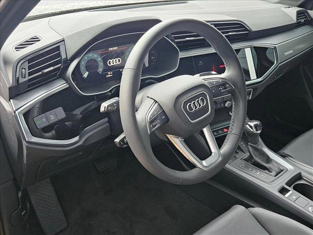 New 2025 Audi Q3 2.0T Premium w/ Convenience Package AWD/4WD video 3