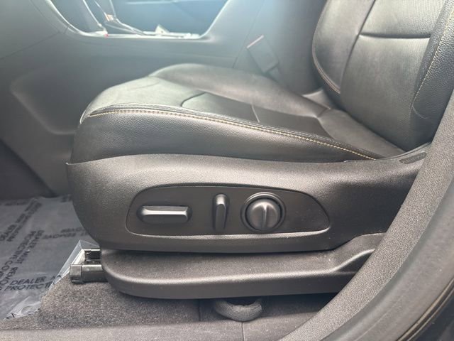 Used 2020 Chevrolet Equinox LT w/ Midnight Edition image 16