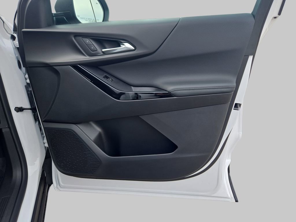 New 2026 Chevrolet Equinox LT w/ Safety and Technology Package FWD image 11