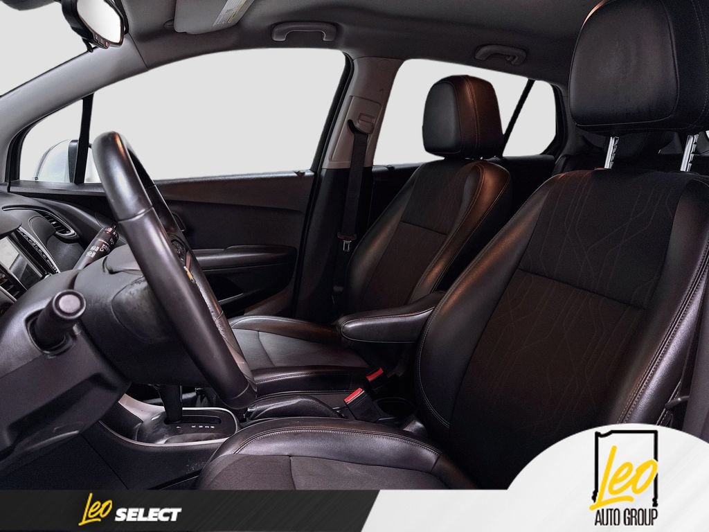 Used 2018 Chevrolet Trax LT w/ LT Convenience Package FWD image 20