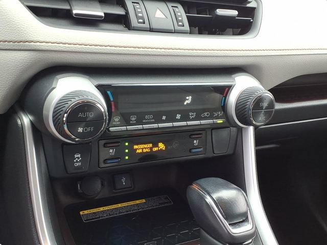 Used 2020 Toyota RAV4 Limited AWD/4WD image 15
