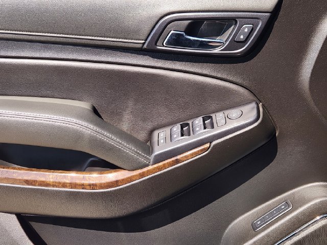 Used 2019 Chevrolet Suburban LT AWD/4WD image 24