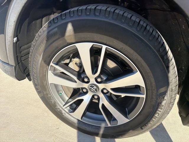 Used 2017 Toyota RAV4 XLE w/ Carpet Mat Package AWD/4WD image 29