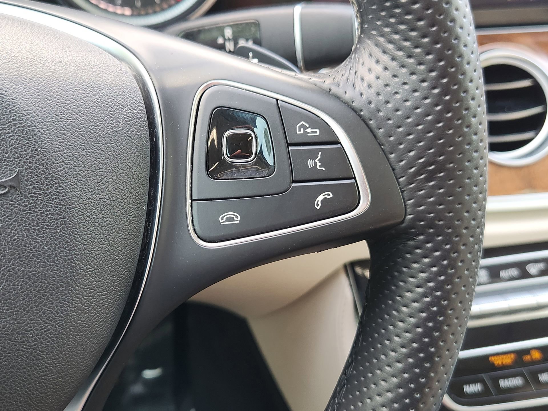 Certified 2018 Mercedes-Benz E 300 image 29