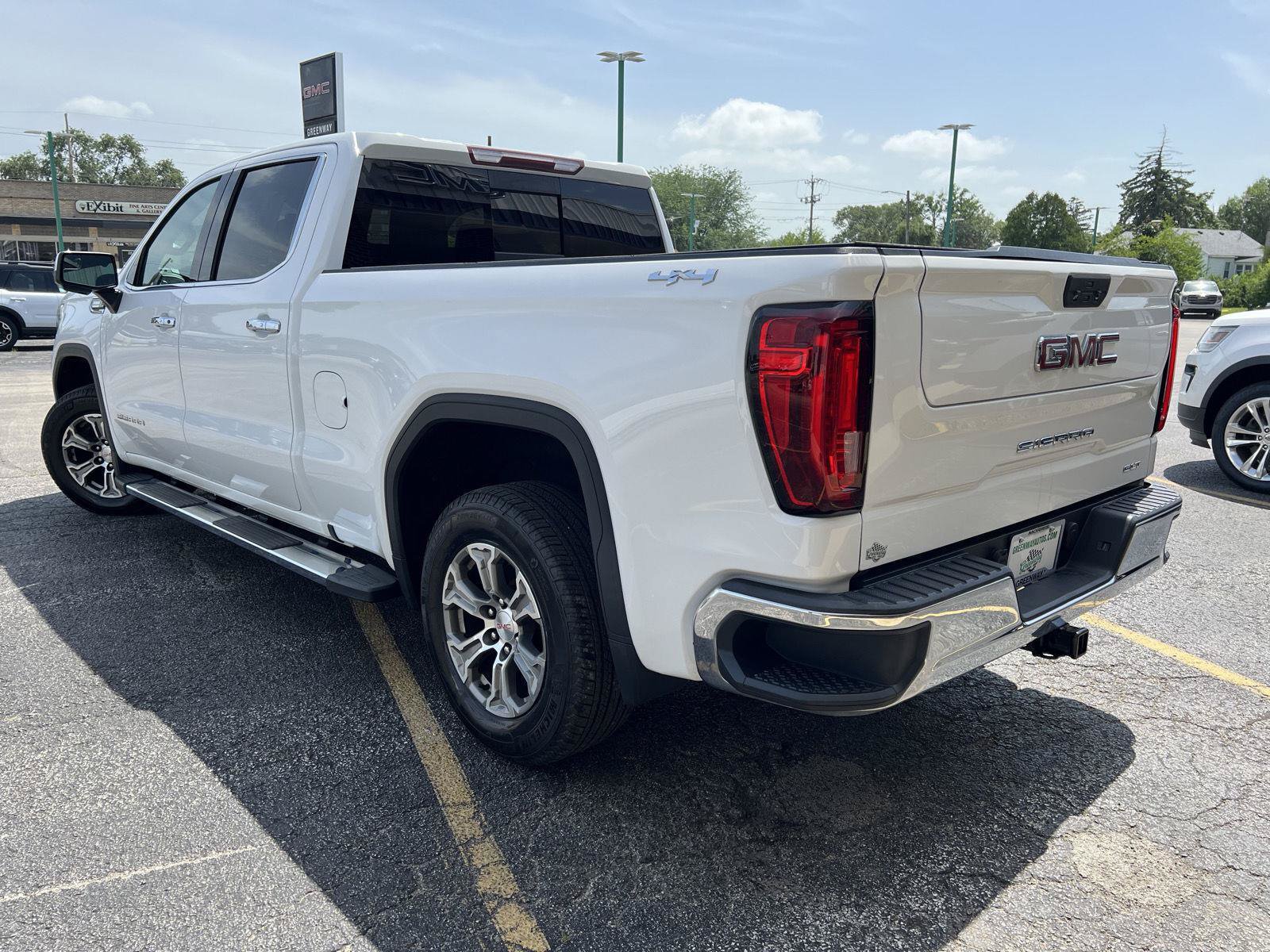 Used 2020 GMC Sierra 1500 SLT w/ SLT Convenience Package AWD/4WD image 11