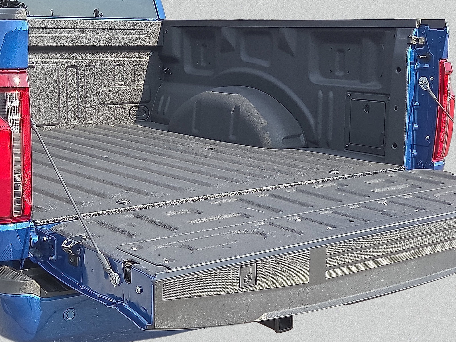 Used 2024 Ford F150 STX AWD/4WD image 9