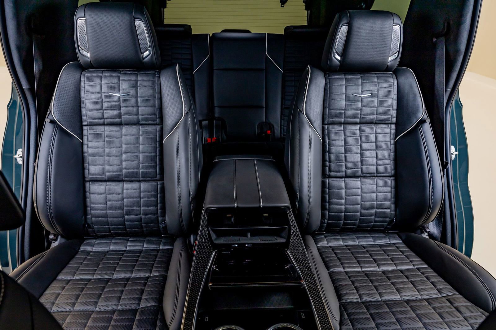 Used 2026 Cadillac Escalade V AWD/4WD image 35