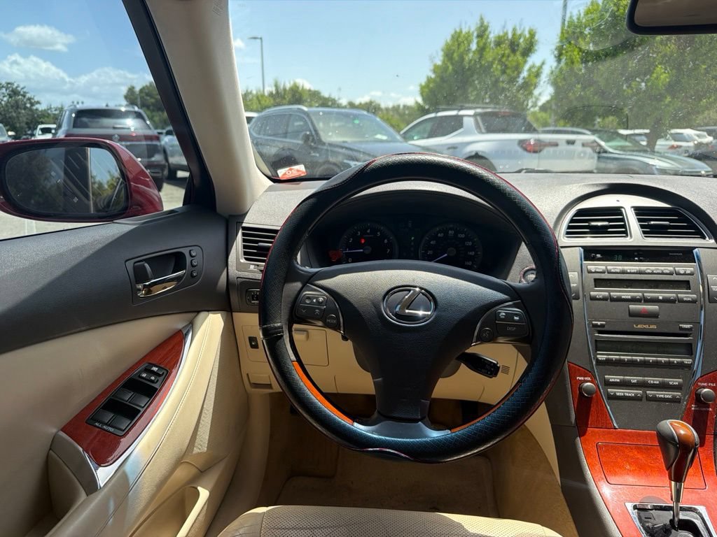 Used 2011 Lexus ES 350 w/ Preferred Accessory Package FWD image 11