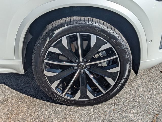 Certified 2025 Volvo XC90 T8 Plus w/ Protection Package Premier image 14
