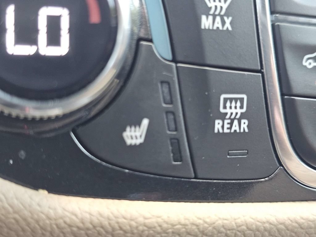 Used 2024 Chevrolet Equinox Premier FWD image 25