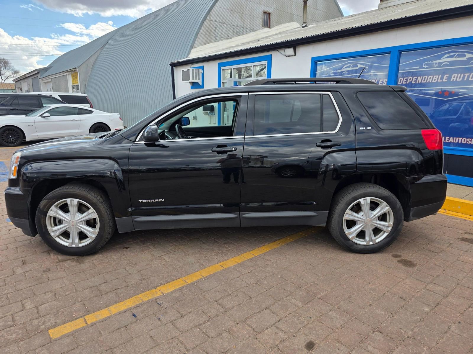 Used 2017 GMC Terrain SLE w/ Driver Alert Package I image 9