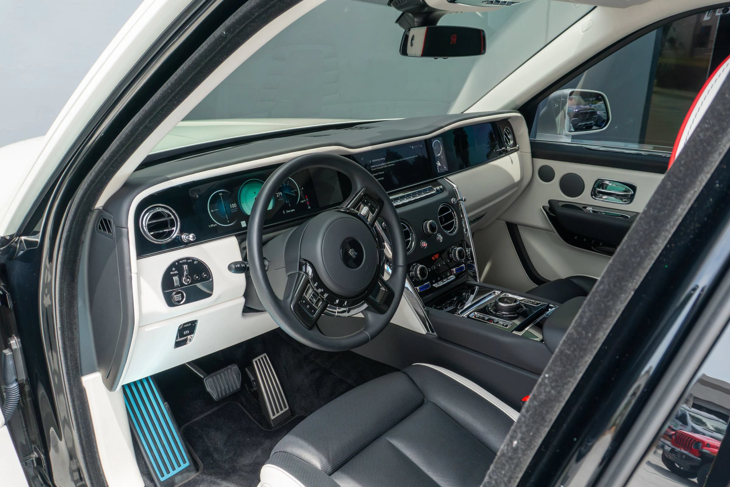 Used 2025 Rolls-Royce Cullinan AWD/4WD image 80