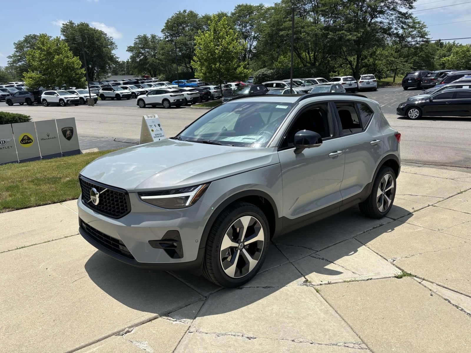 Used 2026 Volvo XC40 B5 Plus w/ Protection Package Premier AWD/4WD image 3