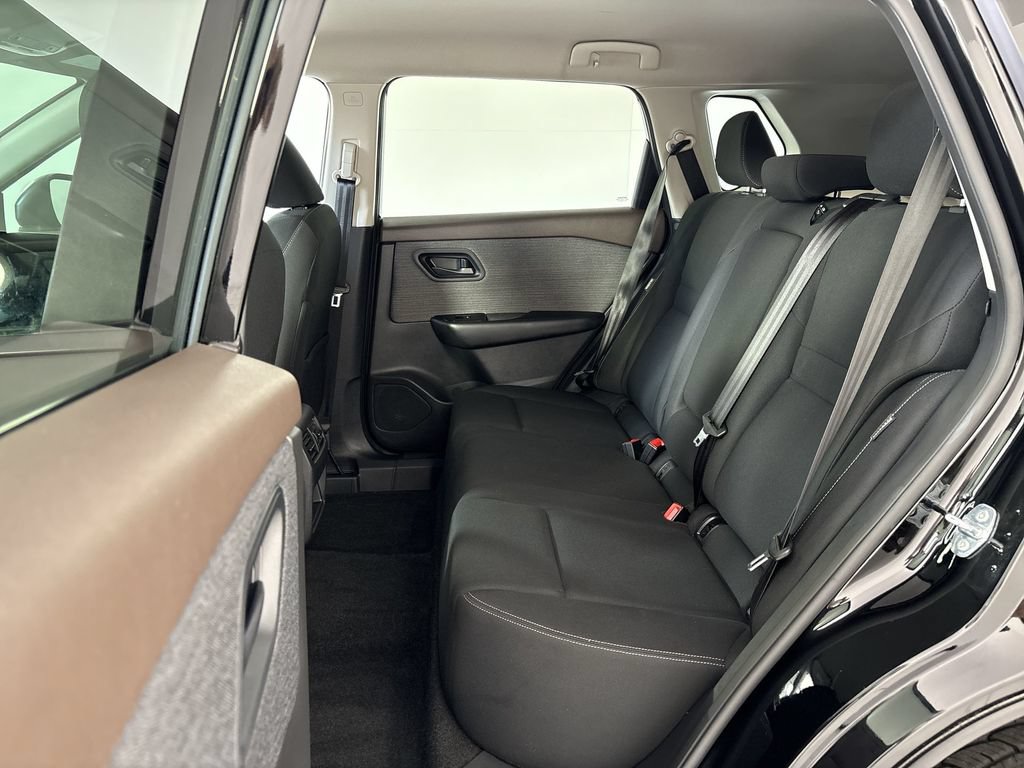 Used 2023 Nissan Rogue S FWD image 23